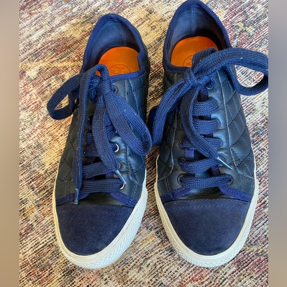 Tory Burch Leather Lace-up Quilted Sneakers - Picture 2 of 8